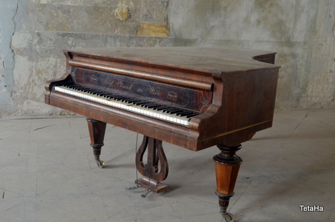 starý vídeňský klavír